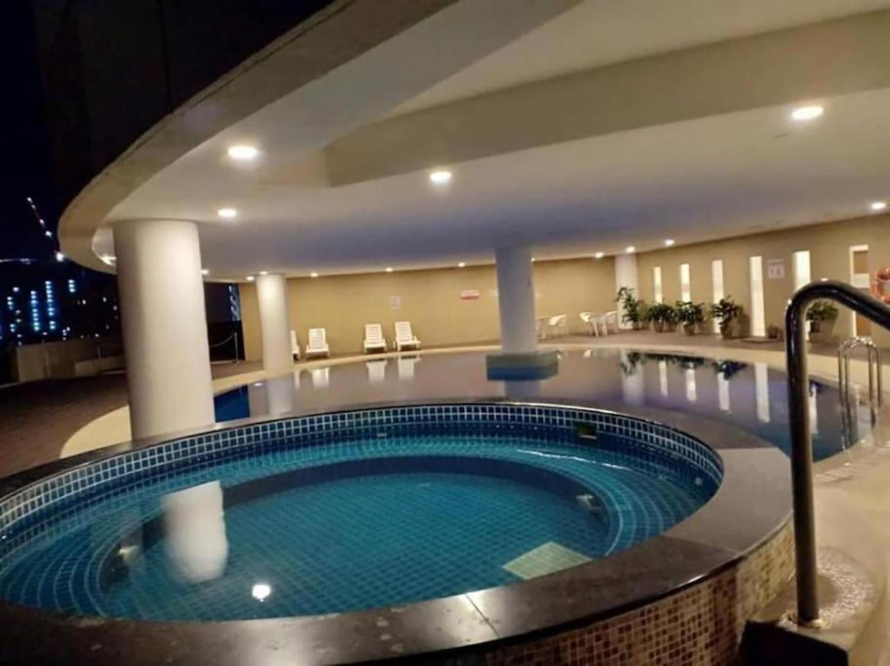 The Regency Luxury Suite -Gurney Strait Quay Tanjung Tokong Екстер'єр фото